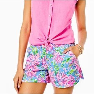 NWT Lilly Pulitzer 5" Ocean View Pull On Short
Blue Peri Sunrise Bay
Size Small